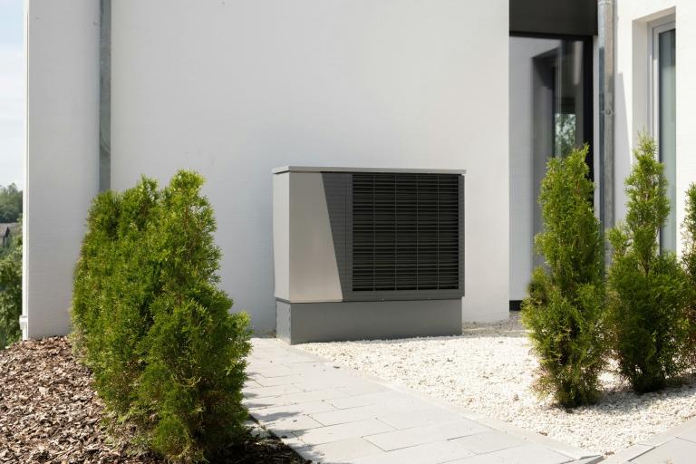 PAC air-air ou PAC air-eau à Geispolsheim, Erstein, Molsheim ou Sélestat : laquelle choisir pour votre maison en 2026 ?